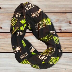 🛍 3 for $15 SEAHAWKS infinity scarf 💙💚💙